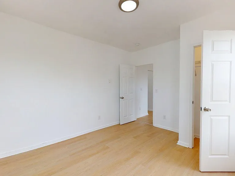 2550 Elyria Ave — Photo 70