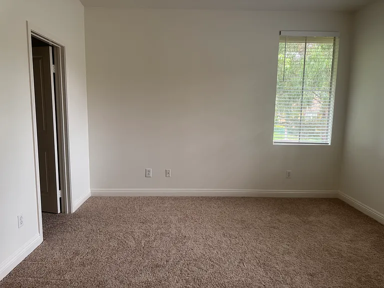 2401 Ladrillo Aisle — Photo 15