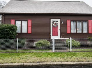 427 Kenyon Ave, Pawtucket, RI 02861