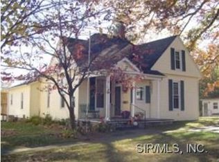 620 S 7th St, Vandalia, IL 62471