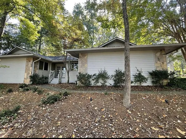 4198 Lake Rill Ct, Marietta, GA 30062