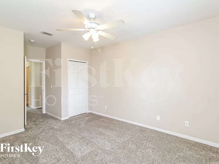 2067 N Chamberlain Blvd — Photo 8