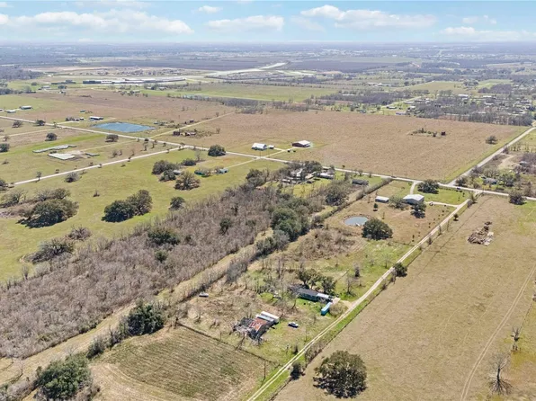 1224 County Road 32, Angleton, TX 77515