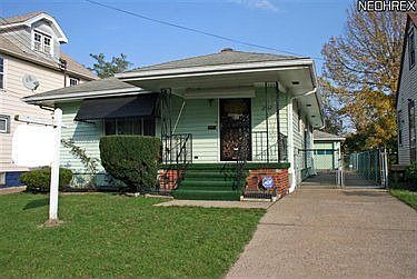 2nd image of 2567 Caroline Ave