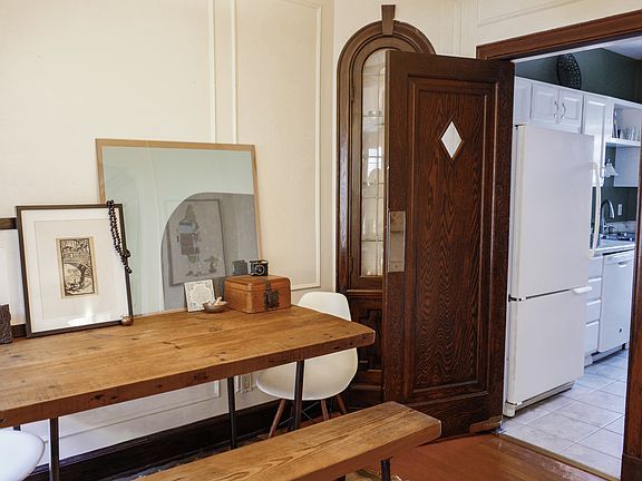 Corner china cabinets