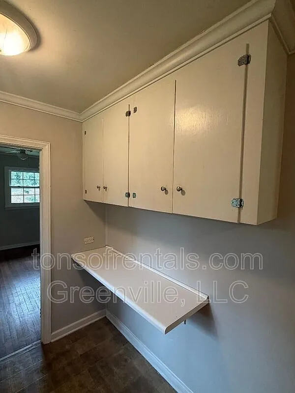 3 bed, 1.0 bath, 826 sqft, $1,195 — Photo 4