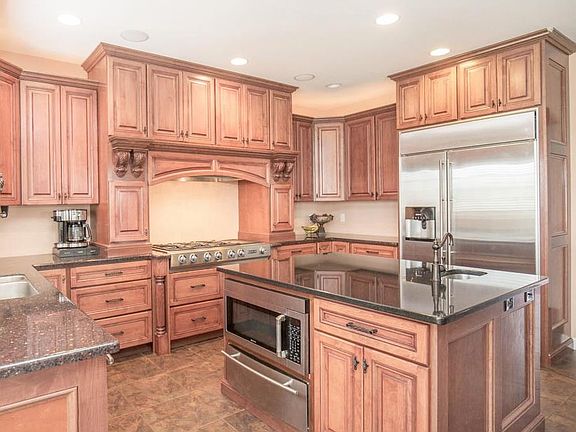4th image of 8053 Camden Way