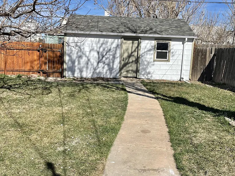 4360 Saint Paul St — Photo 26