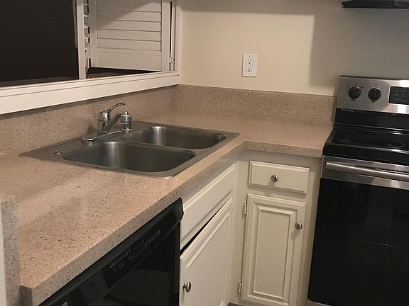 3rd image of 6924 Hyde Park Dr Unit 119