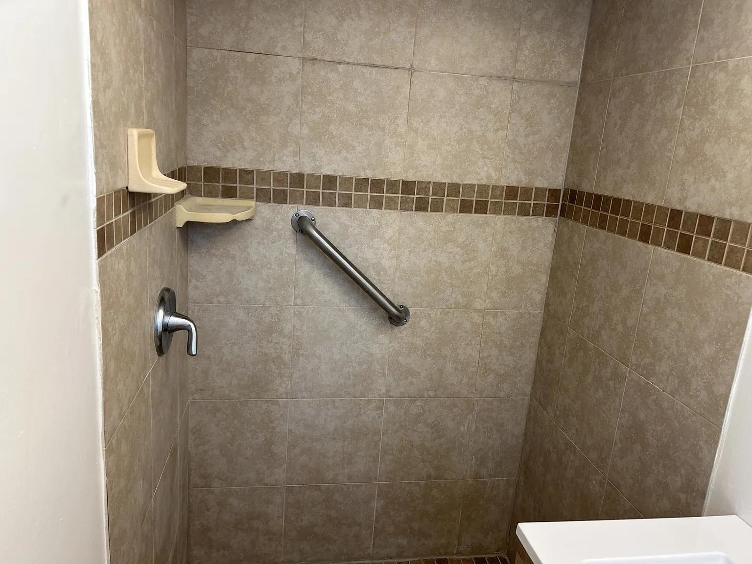 Studio, 275 sqft, $850 — Photo 4