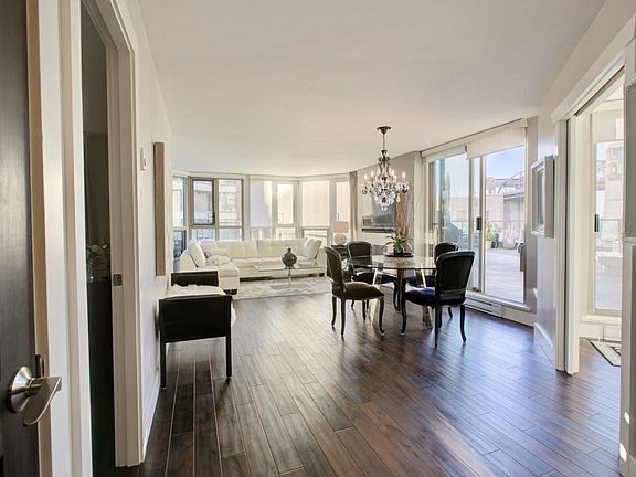 2nd image of 1625 Hornby St #203