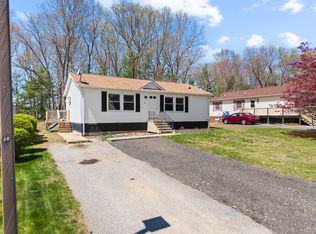 91 Colonial Rd, Plainfield, CT 06374