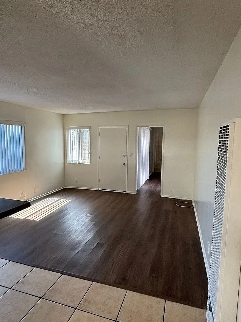 Marketing Special!! - Spacious 4 Bed/2 Bath Apartment For Rent In San Pedro — Photo 4