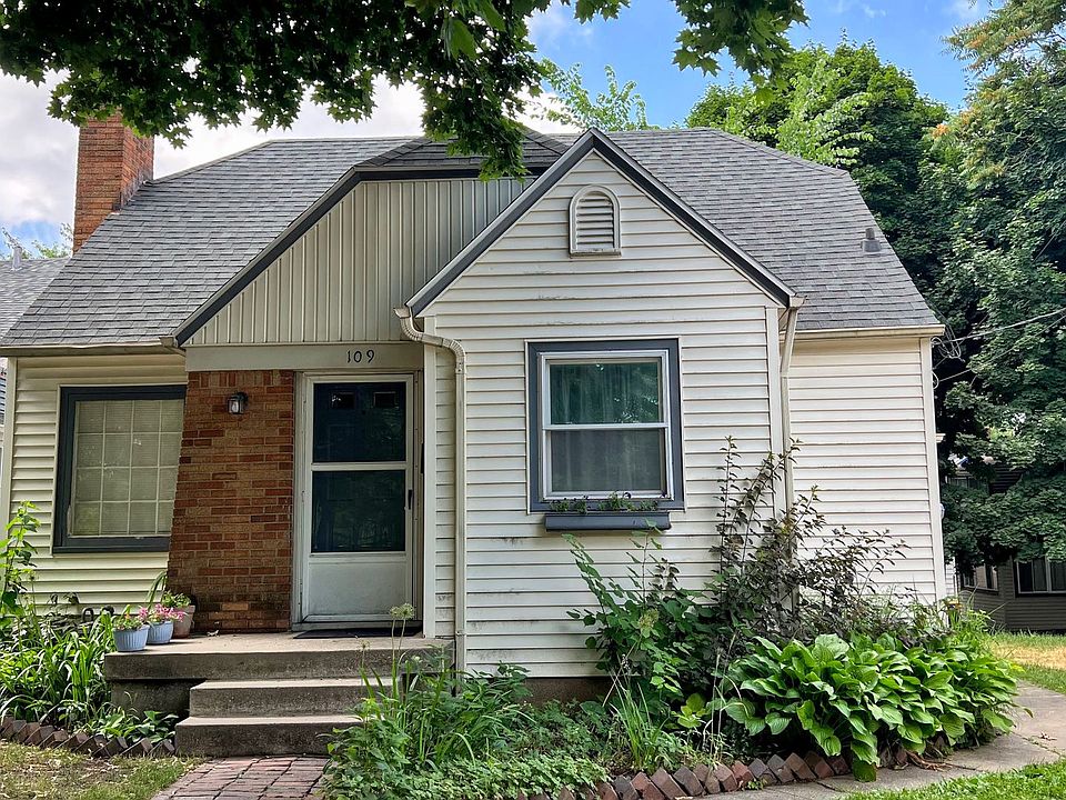 1st image of 109 Youell Ave SE