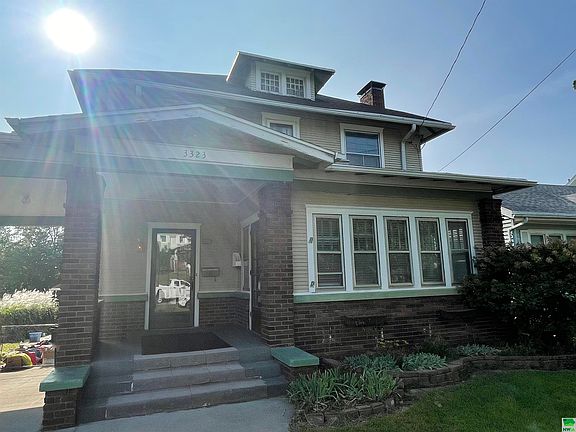 3rd image of 3323 Jackson St