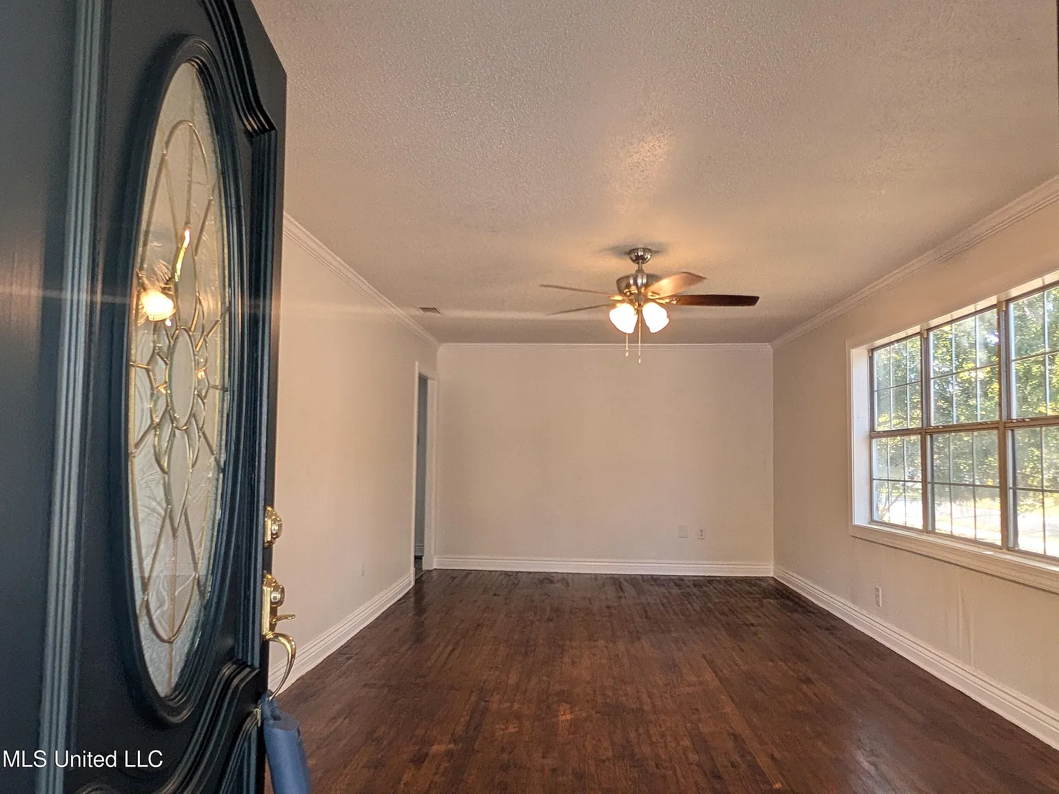 3 bed, 3.0 bath, 1458 sqft, $1,600 — Photo 3