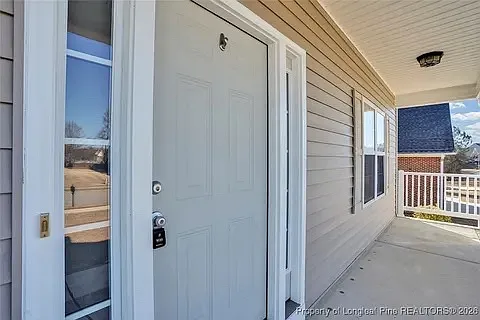4 bed, 2100 sqft, $2,350 — Photo 4