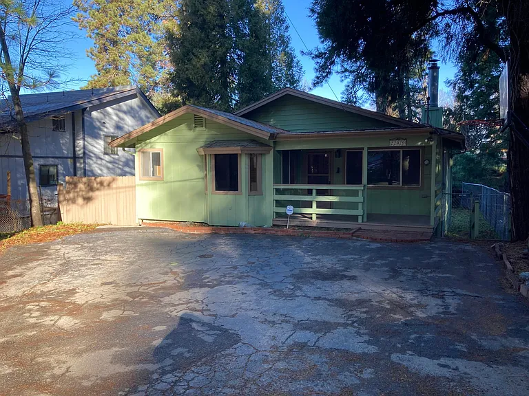 22920 Fir Ln — Photo 10