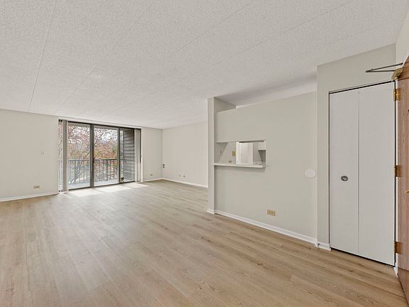 2nd image of 75 Kristin Cir APT 210