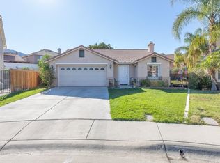 100 Juneberry Cir, Corona, CA 92881