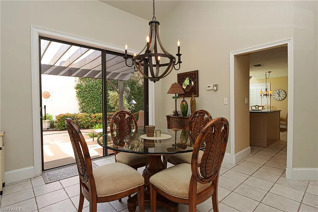 3 bed, 2.0 bath, 1981 sqft, $18,500 — Photo 4