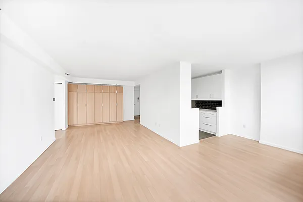 Sold by Compass | media 7