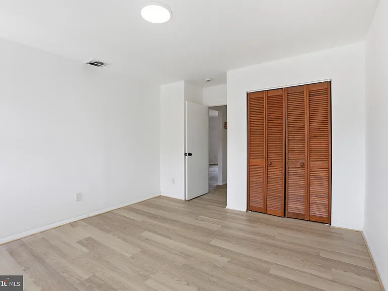 1242 Liberte Ct — Photo 9