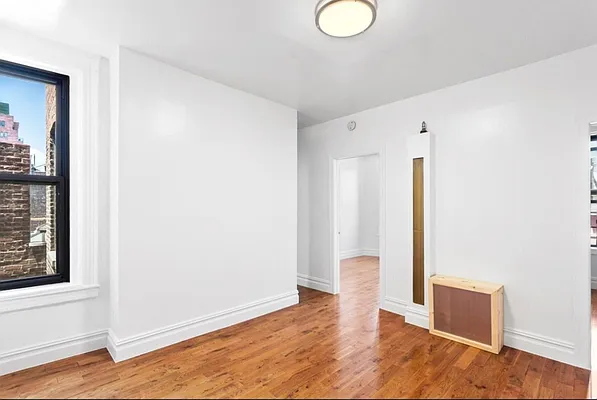 Rented by Compass | media 23