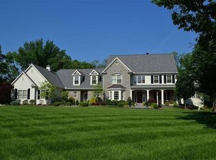 8780 Old Indian Hill Rd, Cincinnati, OH 45243