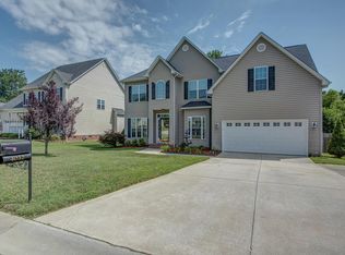 4032 Hereford Ln, Dallas, NC 28034