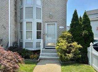 12 Delmar Ave APT A, Staten Island, NY 10312