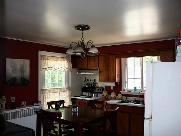 4th image of 7 Hillcrest St #7U