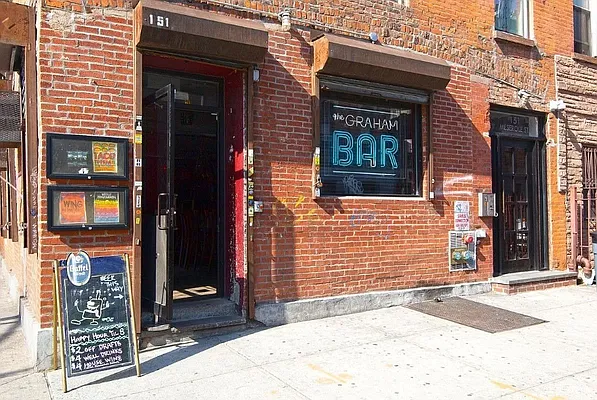 Rented by REAL New York | media 9