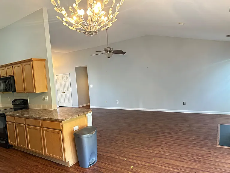 10913 Symington Cir — Photo 11