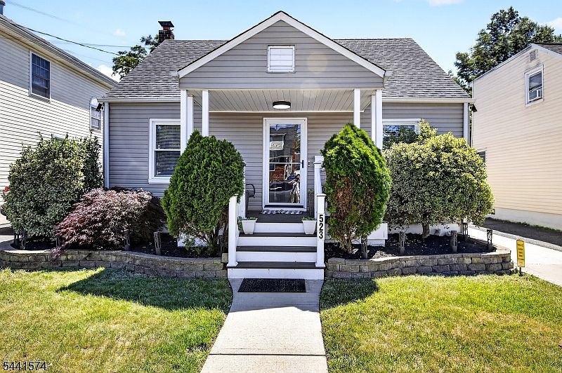 1st image of 523 Harrison Pl