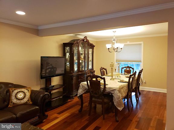 3rd image of 6 Holshire Ct