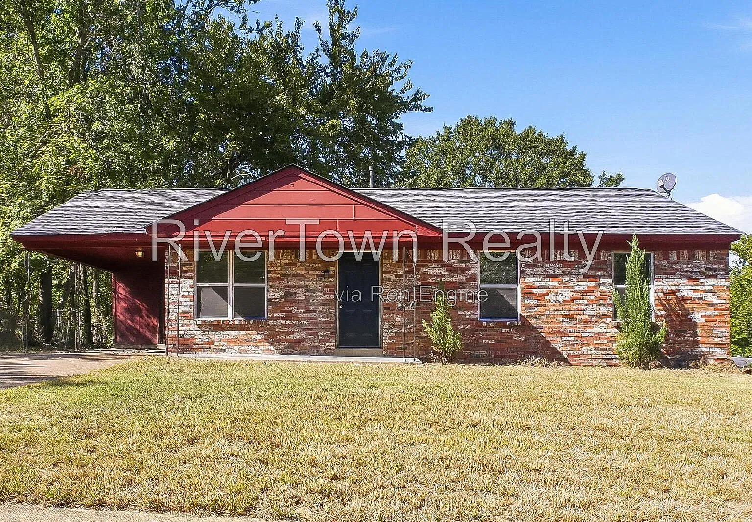3 bed, 1.0 bath, 1047 sqft, $995 — Photo 1