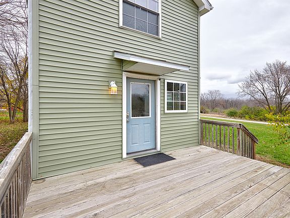 3rd image of 123 Lakeview Dr