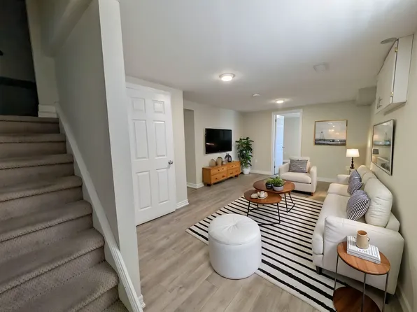 38 Chalmers St, Saint Catharines, ON L2M 5C8