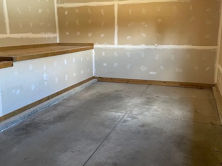 1424 E Redwood Blvd — Photo 22