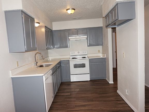 2nd image of 688 Lantana Dr