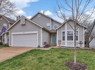 1906 Strawberry Ridge Dr, Ballwin, MO 63021