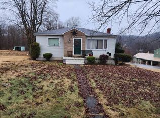 100 Beverly Ln, Elizabeth, PA 15037