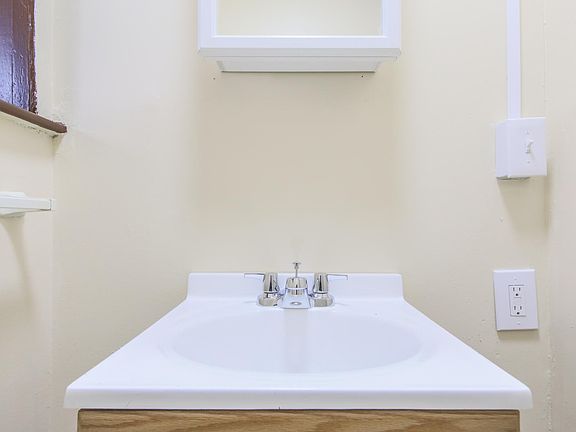 2nd image of 3900 Mountain View Dr #2