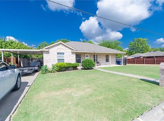 3rd image of 702 Bumpas St
