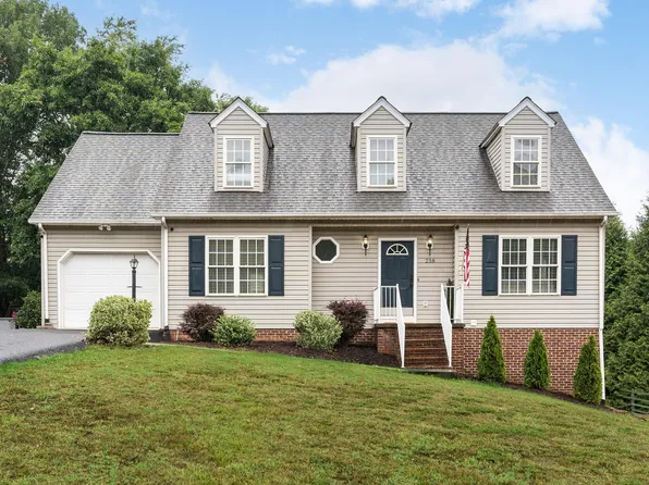 238 Bowmans Run Dr, Stuarts Draft, VA 24477