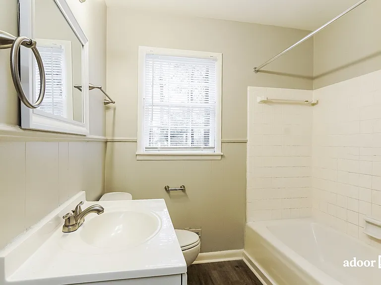 1032 Medina Dr — Photo 10