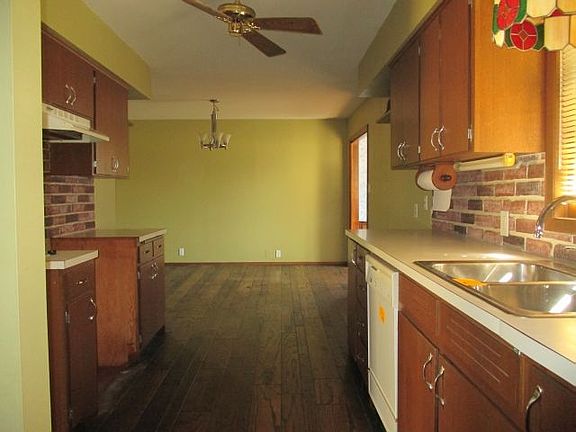 3rd image of 2114 Edgemont Dr