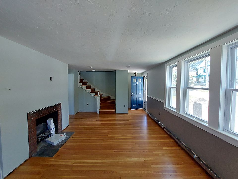 Living room looking at front entrance