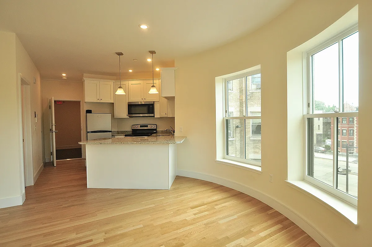 Building Photo - 10 Keswick St #1